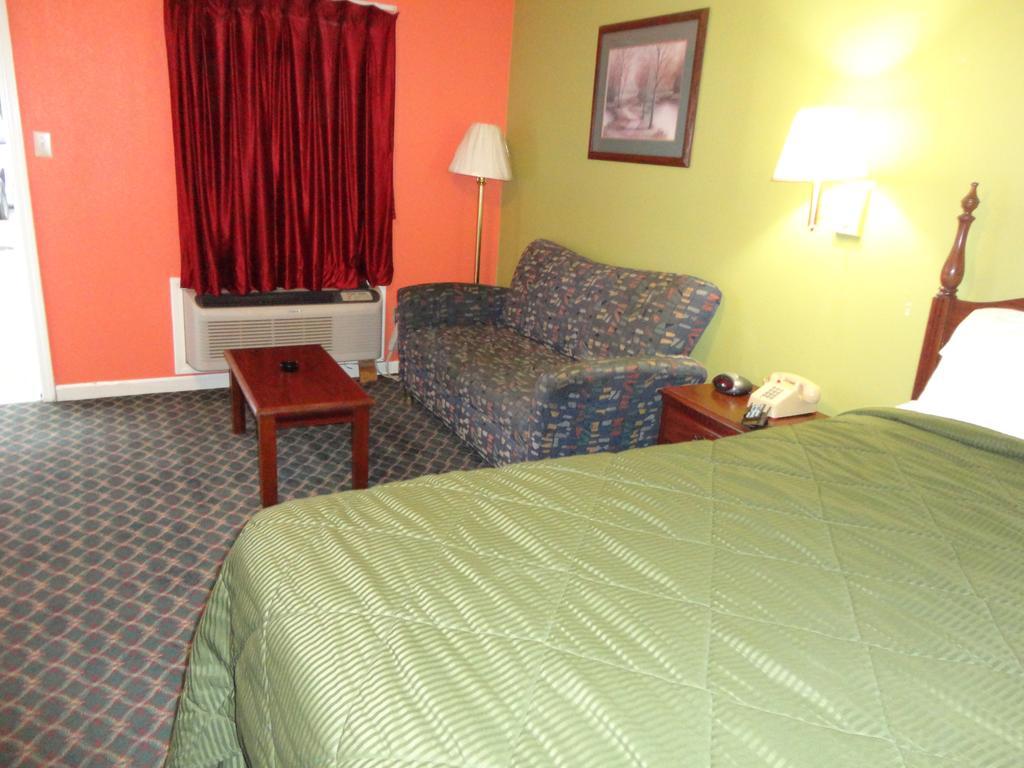 Royal Inn & Suites تونيكا المظهر الخارجي الصورة