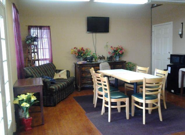 Royal Inn & Suites تونيكا المظهر الخارجي الصورة
