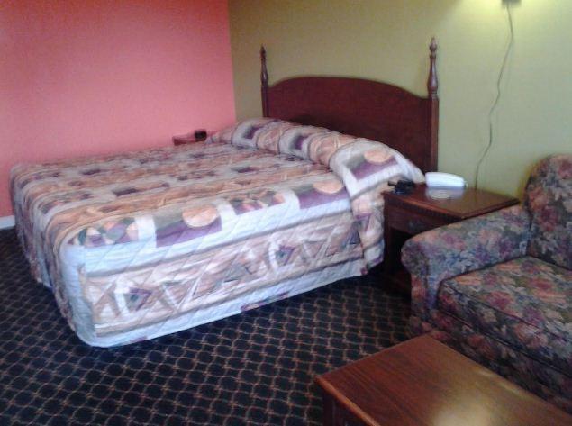 Royal Inn & Suites تونيكا المظهر الخارجي الصورة