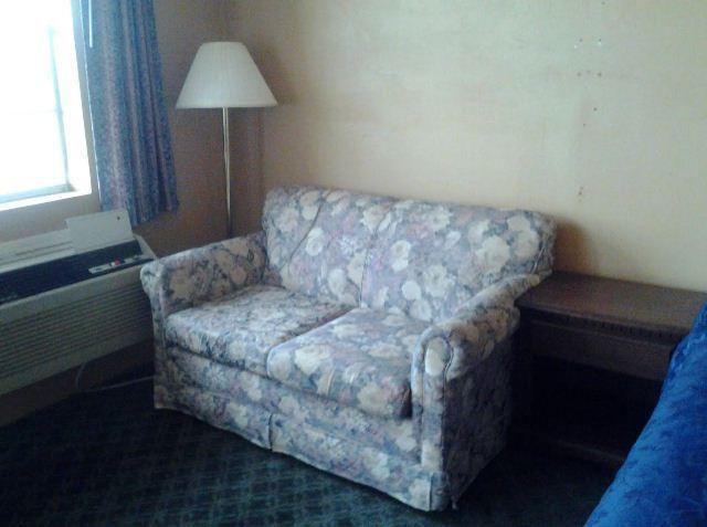 Royal Inn & Suites تونيكا المظهر الخارجي الصورة